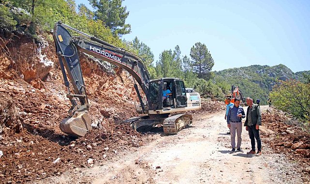 4 mahallenin kullandığı grup yolunun 5 kilometrelik bölümü genişletildi