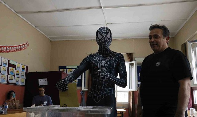 Adanalı "Örümcek Adam", Cumhurbaşkanlığı seçimi için oyunu kullandı