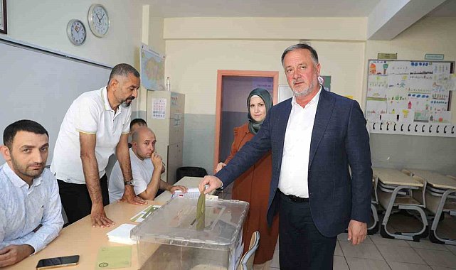 Artuklu Belediye Başkanı Tatlıdede oyunu kullandı
