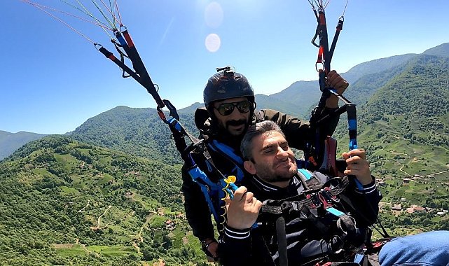 Artvin'de engelli bireyler ilk kez yamaç paraşütü heyecanı yaşadı