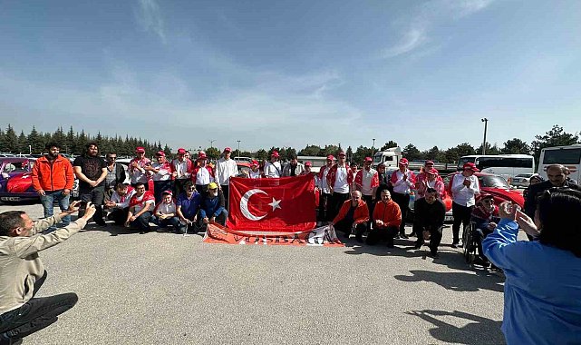 Askerlik hayali kuran 19 özel bireylere vosvoslarla Türk bayraklı konvoy