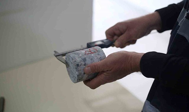 Aydın Büyükşehir Belediyesi, yapıların dayanıklılığını kontrol ediyor