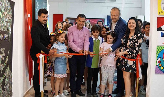 Aydın Özel Başak Koleji yılsonu resim sergisi açıldı
