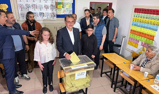 Bakan Dönmez oyunu Eskişehir'de kullandı