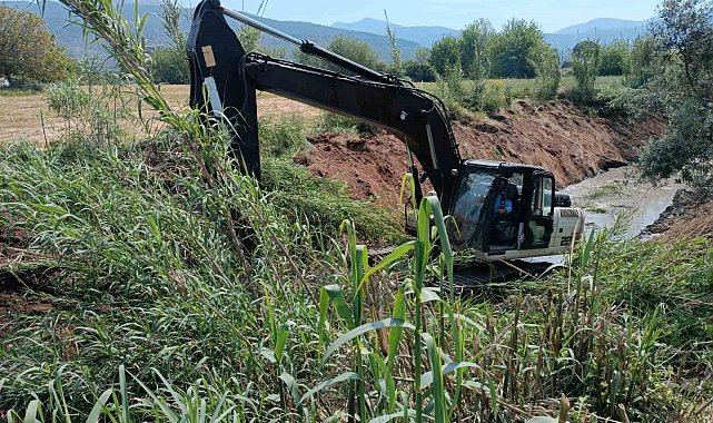 Balavca deresinde korkuluk ve temizlik çalışması yapıldı