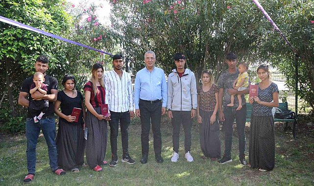 Başkan Tarhan, 5 çiftin nikahını kıydı