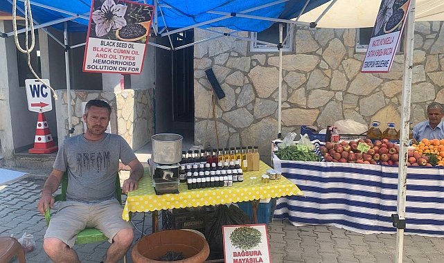 Basur olan turistlere yardım için her hafta tezgah açıyor