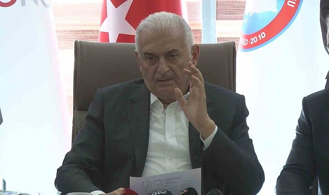Binali Yıldırım: "HDP, PKK'nın yeşile boyanmış şekli, HDP'nin iradesi yok, irade dağda. Milletvekillerini bile dağ belirliyor"