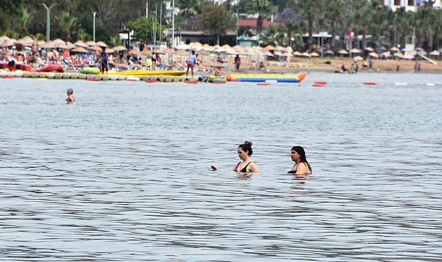 Bodrum'da oyunu kullanan denize akın etti