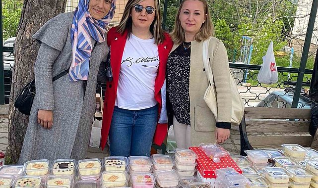 Bozüyük'te depremzedeler için hayır çarşısı kuruldu