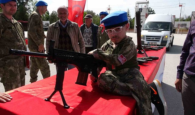 Burdur'da engelli gençler temsili askerlik yaptı
