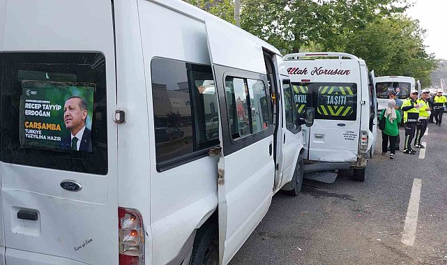 Cumhurbaşkanı Erdoğan'ın mitingine giden konvoyda zincirleme kaza: 4 yaralı
