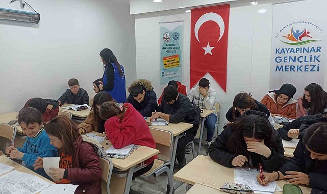Diyarbakır'da öğrenciler İngilizceyi oyun oynayarak öğreniyor
