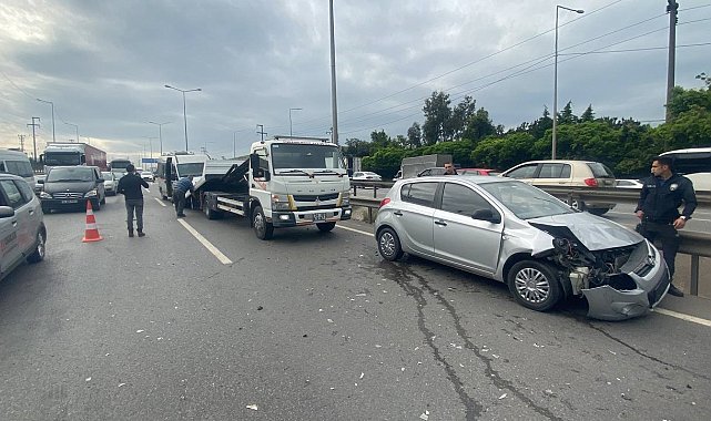 Duran tır zincirleme kazaya sebep oldu