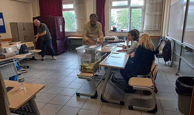 Edirne'de oyların sayım işlemleri sürüyor