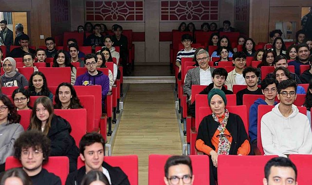Eyüpsultan Belediyesi'nden lise son sınıflara eğitim desteği