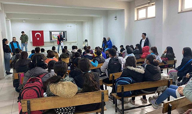 Gençlere yaz kampları anlatıldı