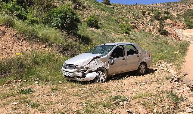 Gümüşhane'de virajı alamayan otomobil kaza yaptı: 1'i çocuk 4 yaralı