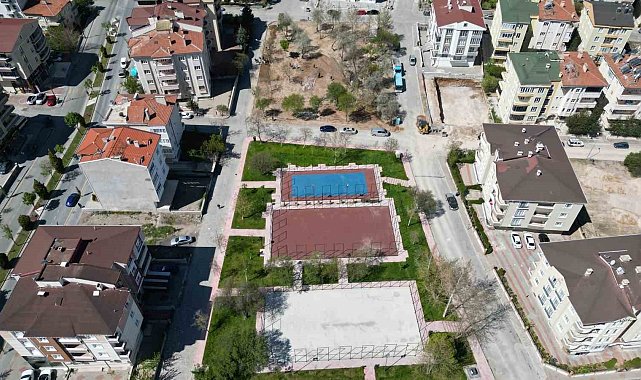 Güzelyurt Mahallesinde Parklar Yenileniyor