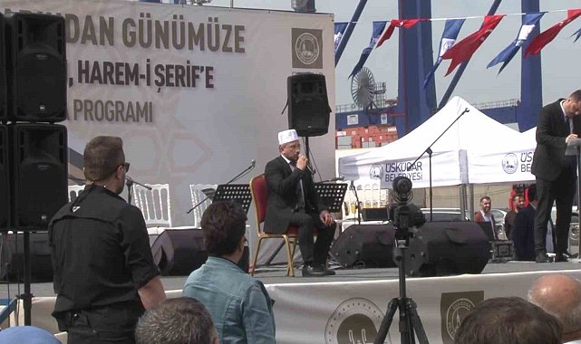 Hacı adayları Üsküdar'da düzenlenen programla uğurlandı