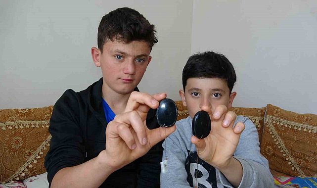 İşitme cihazları bozulan kardeşler yeniden duymak istiyor