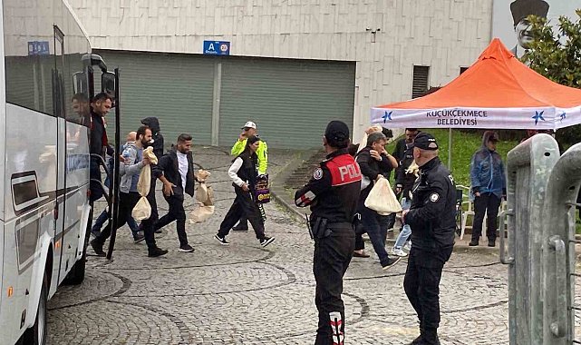 İstanbul'da sayılan oylar ilçe seçim kurullarına getiriliyor