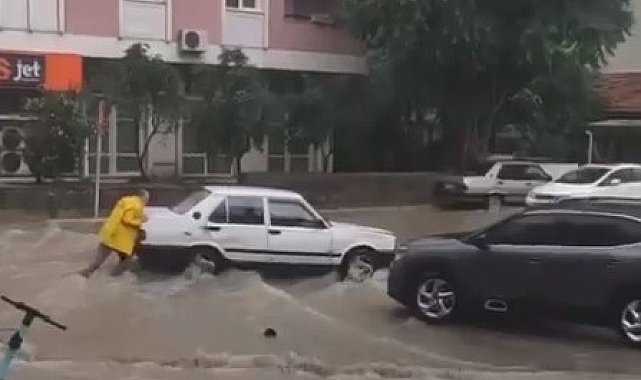 İzmir'i yine sağanak vurdu, manzara değişmedi