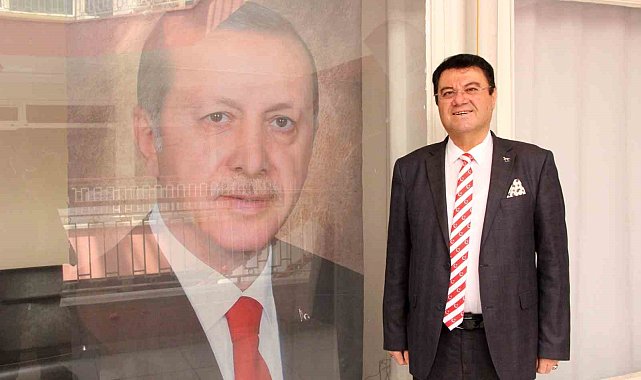 Karaman'da Demokrat Parti'den Cumhurbaşkanı Erdoğan'a pankartlı ve fotoğraflı destek