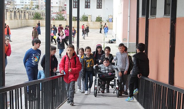 Kendileri küçük yürekleri büyük çocuklar