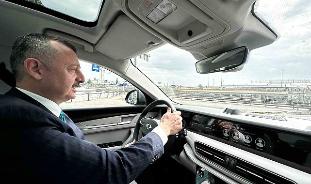Kocaeli'yi yeni makam aracı Togg'la gezdi: "Anlatılmaz yaşanır"