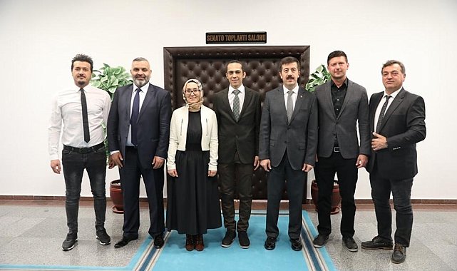 KSBÜ'de tez savunma sınavı başarısı