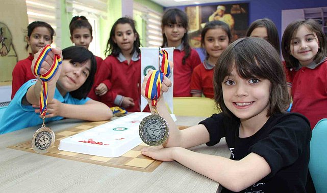 Mangala oyununda Avrupalı rakiplerini yendiler: Abla birinci, kardeş ikinci oldu