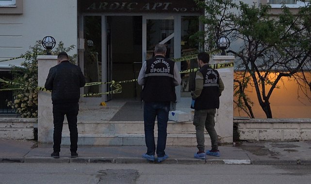Oturduğu apartmanın önünde av tüfeğiyle öldürüldü