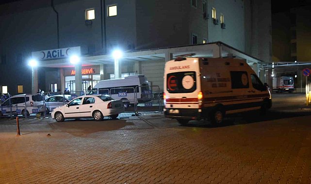 Park halindeki römorka çarpan otomobilin sürücüsü hayatını kaybetti
