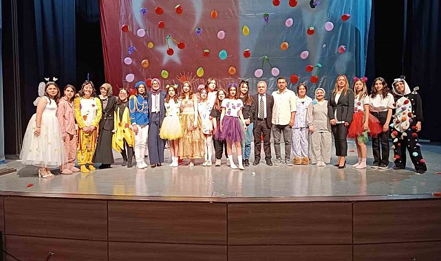 "Meyvetopya" tiyotrosu büyük ilgiyle izlendi