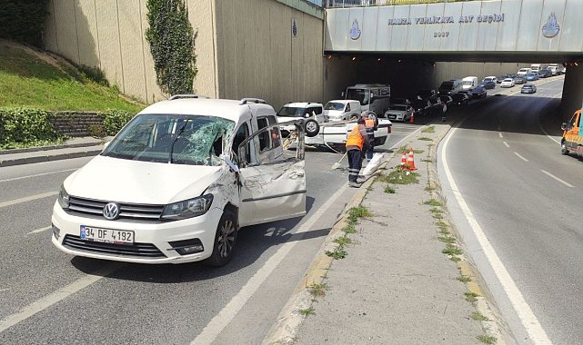 Sultangazi'de karşı şeride geçen otomobil takla attı: 4 yaralı