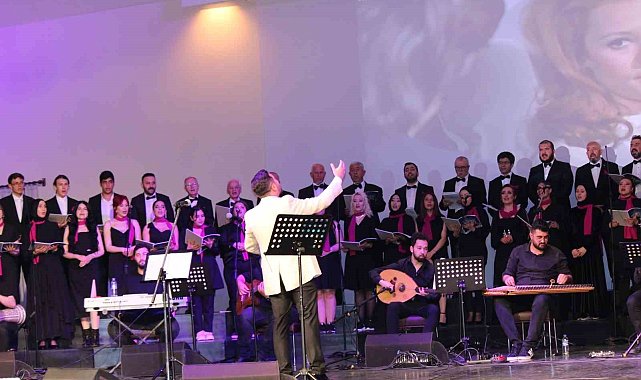 Yeşilçam Film Müzikleri Konseri büyük ilgi gördü