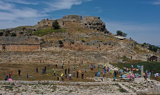 Yüzlerce Uçurtma Tlos Antik Kenti'nde Uçtu
