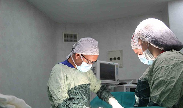 1 saat içinde 2 hastasına sezaryen doğum yaptırdı, ardından kendisi aynı hastanede 2,5 saat süren ameliyata girdi