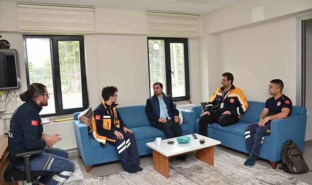 112 Acil Sağlık Hizmetleri istasyonlarındaki personeller ile bir araya geldi