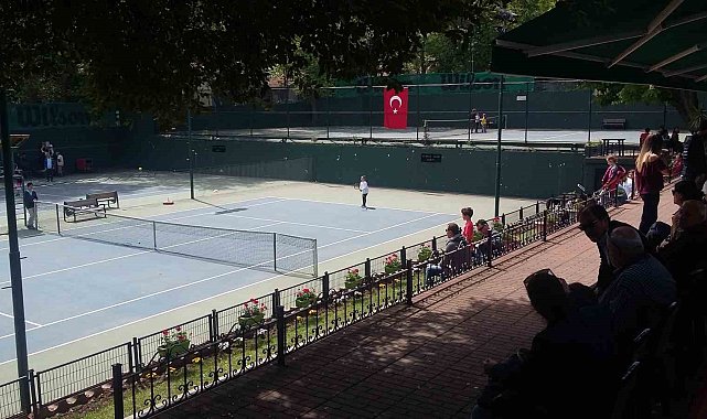 14 yaş tenis şampiyonları Zonguldak'ta nefes kesti