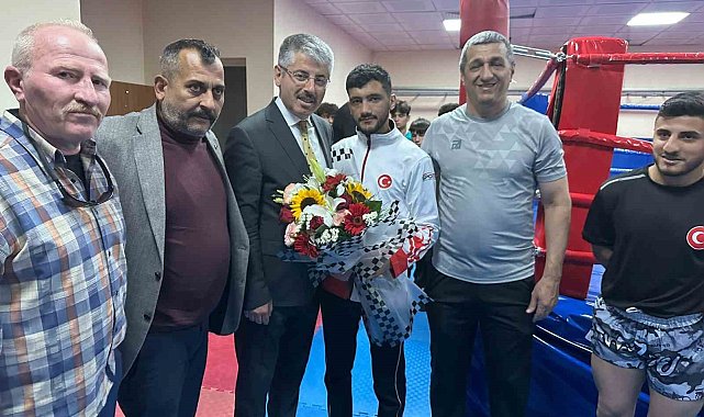 AK Parti Milletvekili Çopuroğlu'ndan Şampiyonlara Ziyaret