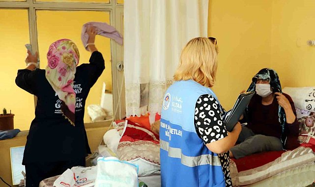 Akdeniz Belediyesinin 'Evde bakım' hizmeti devam ediyor