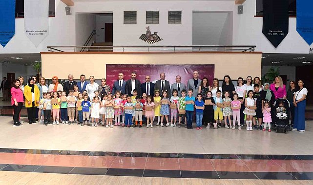 Anadolu Üniversitesi bayramlaşma töreninde bir araya geldi