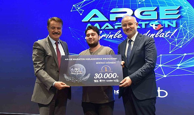 AR-GE Maraton Finali: Öğrenci, akademisyenleri geçip birinci oldu