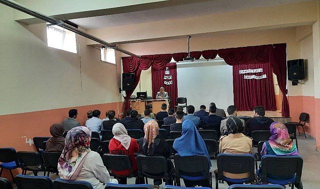 Aslanapa'da yaz Kur'an Kursları'nda eğitim seminerleri
