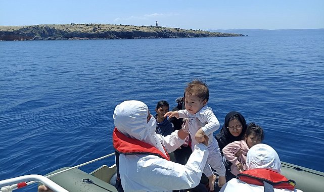 Ayvalık'ta düzenlenen iki operasyonda 35 düzensiz göçmen yakalandı, 29 düzensiz göçmen kurtarıldı