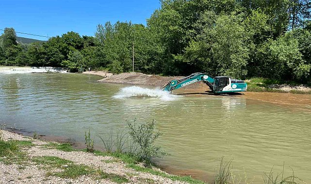 Bartın Irmağı'nda gezi tekneleri için derinleştirme çalışması başlatıldı