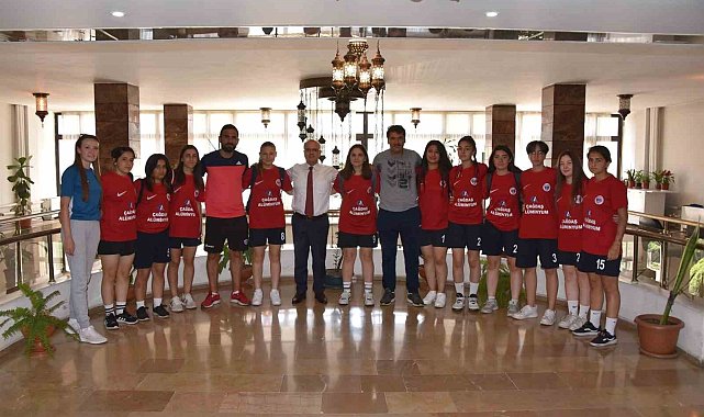 Başkan Kayda, Salihli'nin futboldaki sultanlarını ağırladı