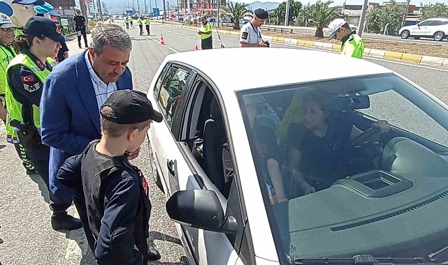 Bayram tatili boyunca her 10 kilometrede bir trafik ekibi görev yapacak